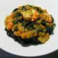 Tagliatelles al nero di sepia con vieiras