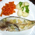 Dorada a la espalda con guarnición