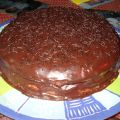 TARTA RELLENA DE NATA CON COBERTURA DE CHOCOLATE