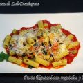 Pasta Rigatoni con vegetales y beicon