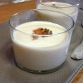 Ajoblanco de coco y salmón marinado