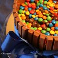 TARTA DE KITKATS Y EMANEMS