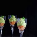 Tartar de salmón con crema de aguacate