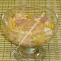 Ensalada de col y salsa rosa