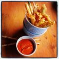 Tempura de CalÇots con Salsa Romesco.
