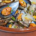 Cazuela de almejas y mejillones