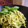 SALSA PESTO DE AGUACATE Y ALBAHACA