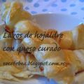 Lazos de hojaldre con queso curado