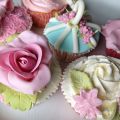 Cupcakes con Swiss merengue de vainilla y[...]