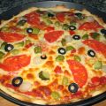 Pizza vegetal con encurtidos
