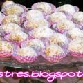 BOLITAS DE ALMENDRA Y YEMA