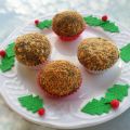 Trufita de galleta decoradas con hojas de acebo
