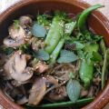 Noodles de arroz con cerdo y tirabeques