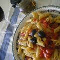 Macarrones con tomate y atún