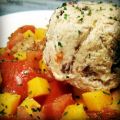 Ensalada de tomate con dados de mango y queso[...]