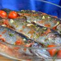 Trucha rellena de jamón y tomate al horno.