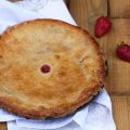 PIE DE RUIBARBO Y FRESAS.