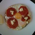 HUEVO FRITO CON TOMATE