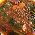 Lentejas entomatadas con espinacas