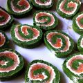 Rollo de espinacas, salmón y queso