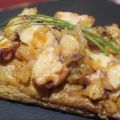 Tosta de pulpo y cebolla caramelizada.