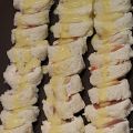 ROLLITOS DE SALMÓN AHUMADO CON SALSA DE MOSTAZA[...]