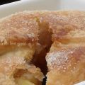 Manzana asada al horno cubierta de hojaldre