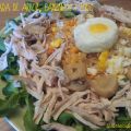 Ensalada de arroz integral, pollo y canónigos