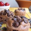 Muffins de cereza con yogur y chocolate