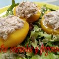 Melocotones en almíbar rellenos de atún