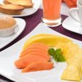 Desayuno completo con frutas