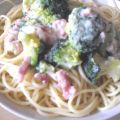 Pasta al brócoli, ajo y bacon