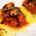 MEJILLONES DE ROCA SOBRE CEBOLLA CARAMELIZADA Y[...]