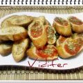 PAN DE AJO Y TOMATE CON OREGANO
