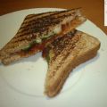 SANDWICH PICANTE DE CHORIZO Y MOZZARELLA
