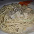 Spaguettis con pollo y champiñones a la nata