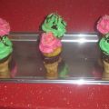 Cupcakes de limón en cucurucho de helado.