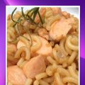 FIDEOS CON GAMBAS, SALMÓN Y SOJA