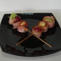 Pintxos de bacon con fruta