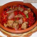 Dados de solomillo al ajillo con pimientos[...]