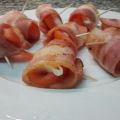 Bolitas de mozarella con bacon y tomate