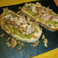 TOSTA DE PESTO Y ATÚN