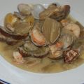 Cardos con almejas y gambas