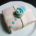 Cómo hacer una tarta fondant con nubes