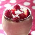 Yogur con dulce de leche y frutos rojos