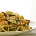 Espaguetti con almejas y langostinos