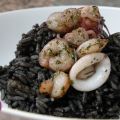 Arroz negro con calamares y gambas
