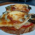 Tosta de trigueros y queso de cabra