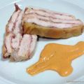Pastel de pollo con salsa de sobrasada
