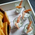 Chupitos de salsa de queso y langostinos